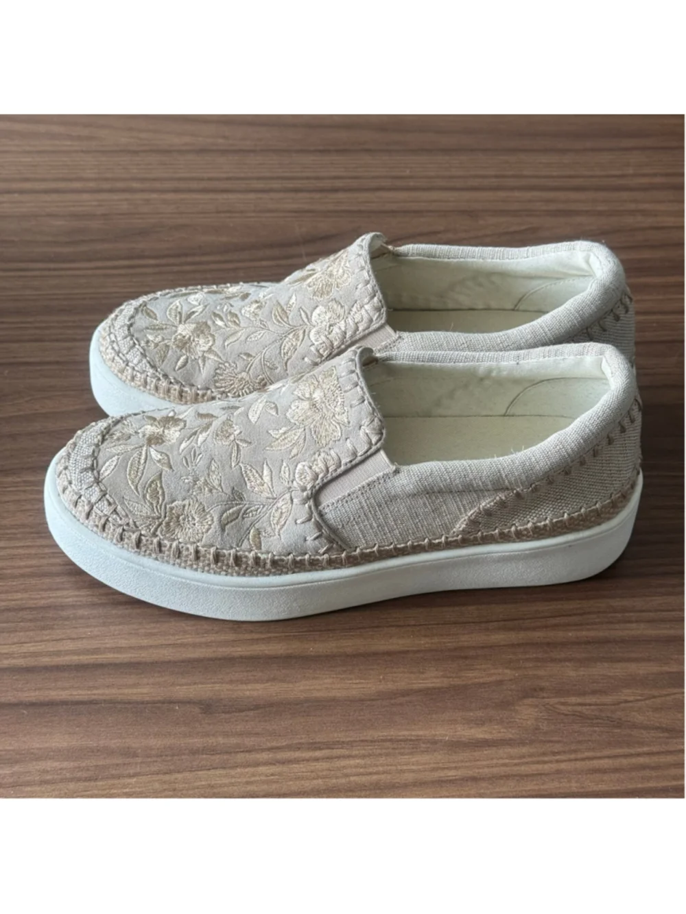 Johnny Was Floral Embroider Platform Slip-On Sneakers Beige Canvas Shoes Sz 8.5